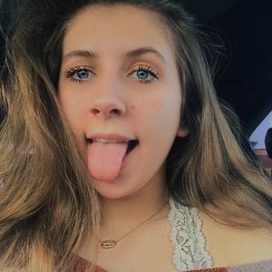 Meet your Posher, Emilee